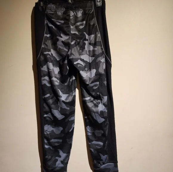 NWOT Boys Camouflage Sweat pants - Picture 4 of 7